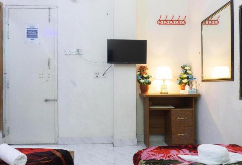 هتل White House International