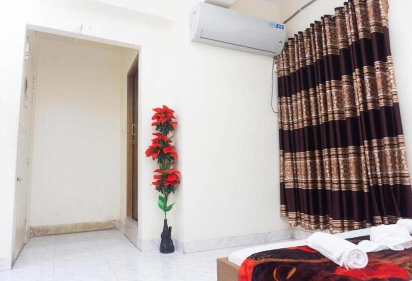 هتل White House International