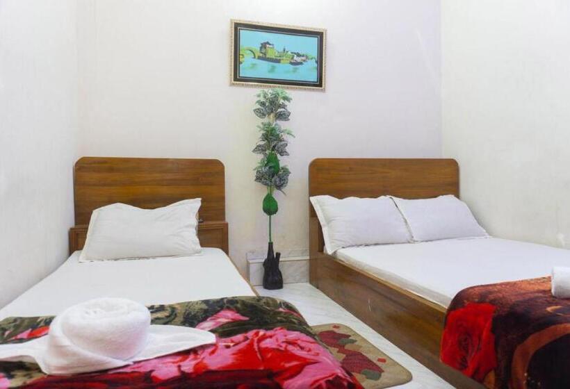 هتل White House International