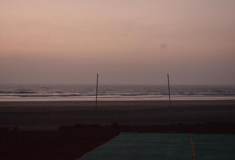 בית מלון כפרי Sea Luxe Beach Resort