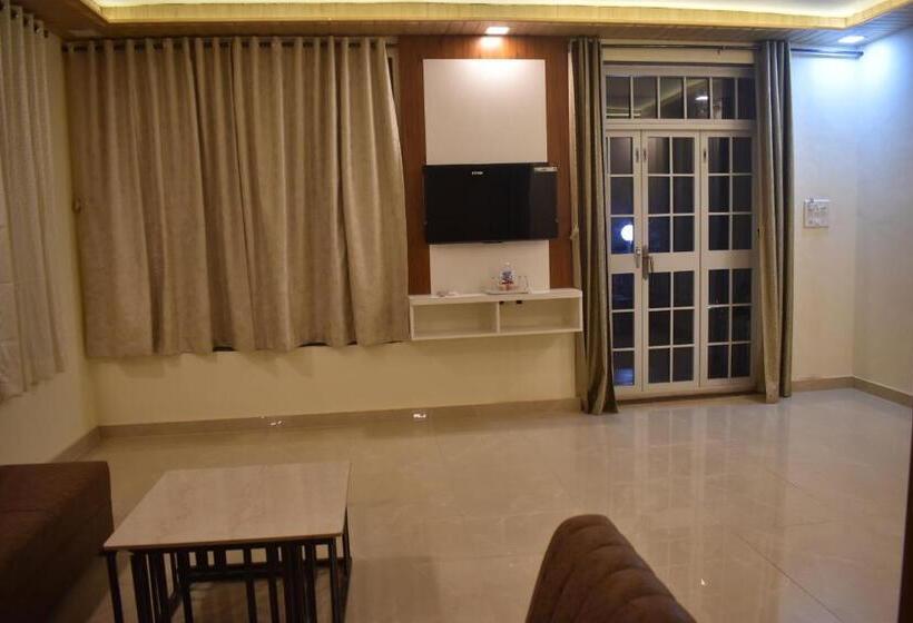 בית מלון כפרי Sea Luxe Beach Resort