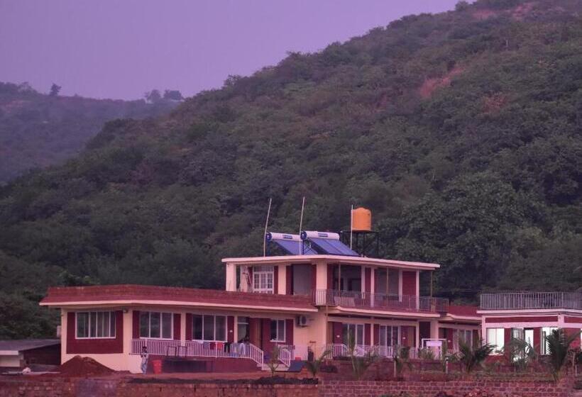 בית מלון כפרי Sea Luxe Beach Resort