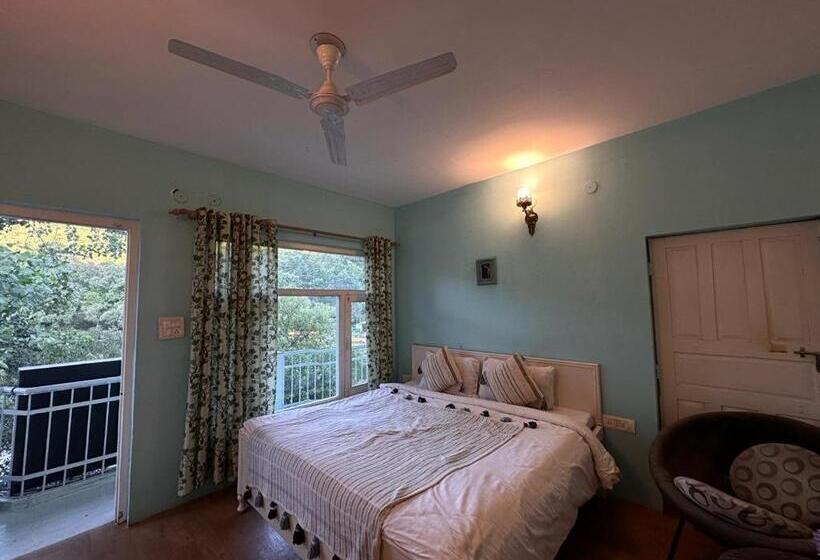 ホテル Corner 9 By The Lake