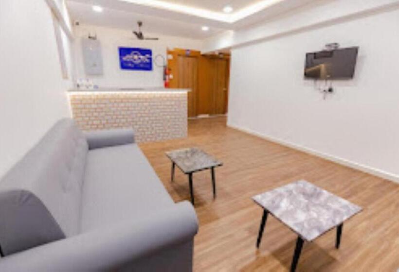 Lennox Hotel , Surat