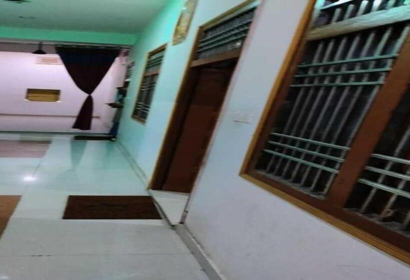 Oyo B.s Hotel And Restaurant