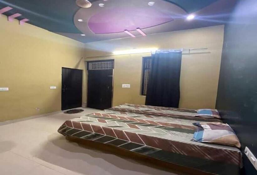 Oyo B.s Hotel And Restaurant