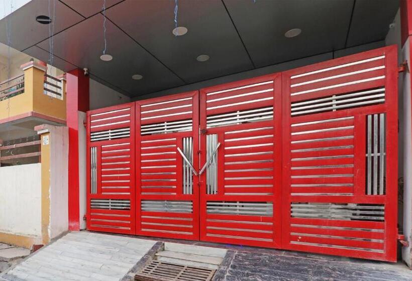 בית מלון כפרי Golden Inn