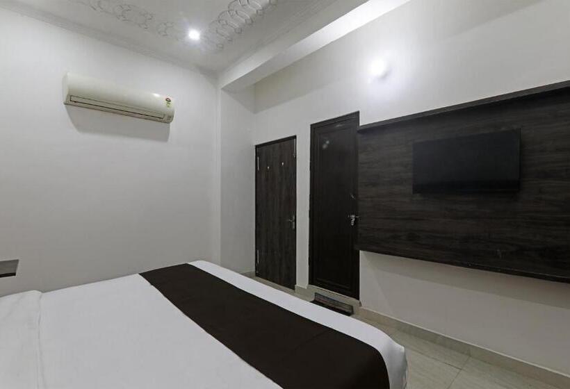 בית מלון כפרי Golden Inn