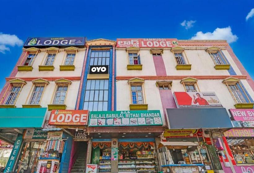 Oyo Flagship Hotel Samruddhi Lodge