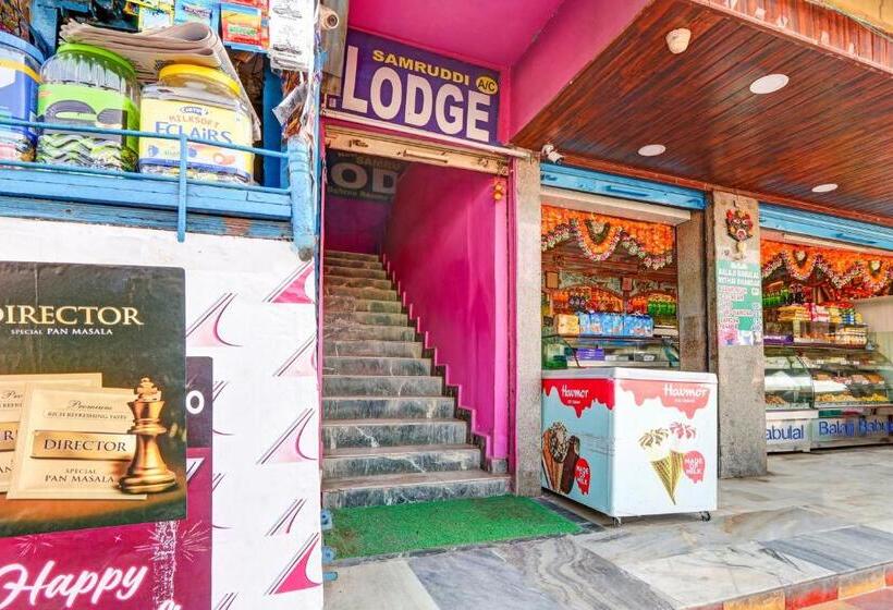 Oyo Flagship Hotel Samruddhi Lodge