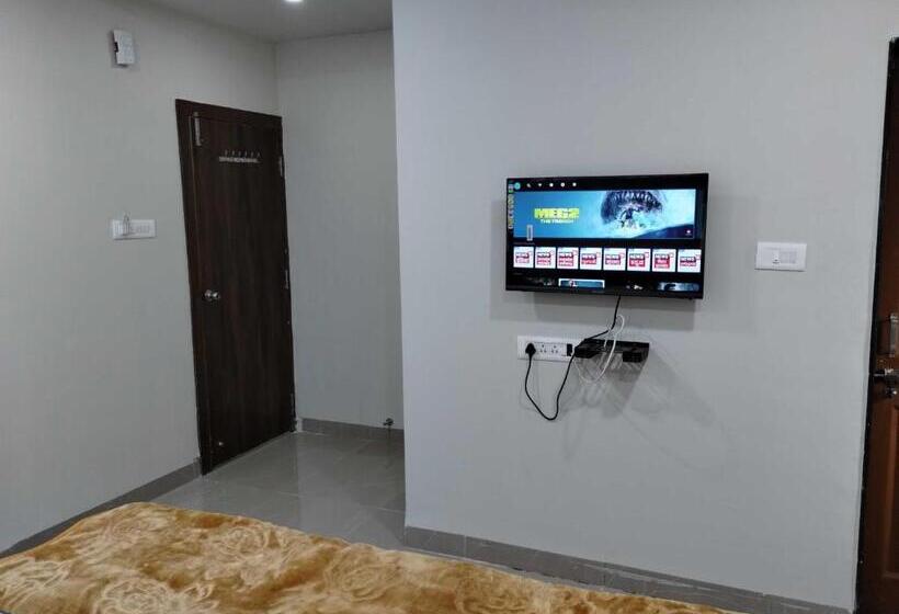 Oyo Hotel Deepali Inn