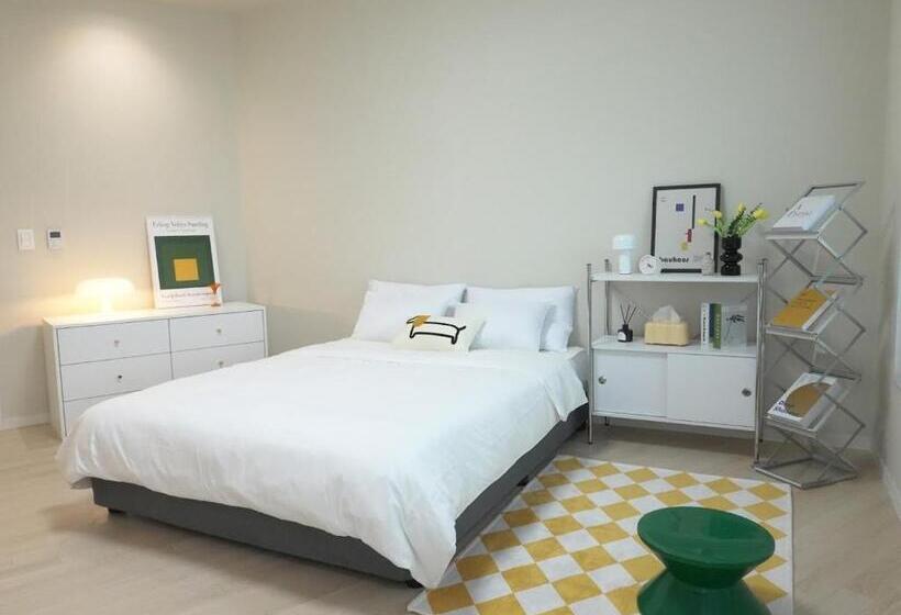 펜션 경산호수뷰 미드센추리&워케이션 3베드