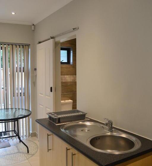 פנסיון 86 On Crassula Guesthouse