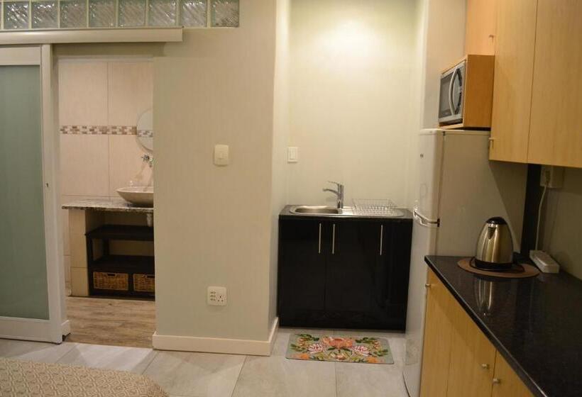 פנסיון 86 On Crassula Guesthouse