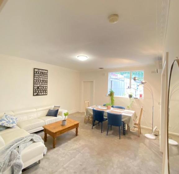 بنسيون Fitzroy @grand Dame Kerr. Luxurious Guests Home