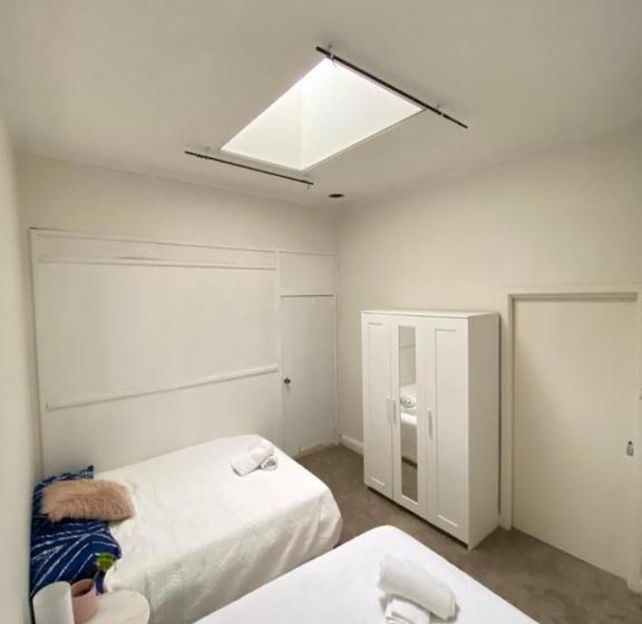 Пансион Fitzroy @grand Dame Kerr. Luxurious Guests Home