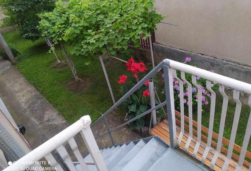 پانسیون Georgian House