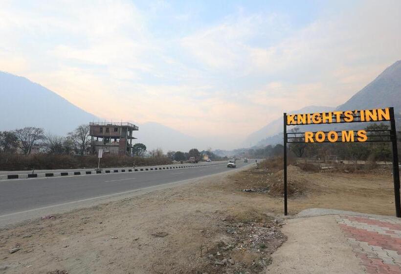 ペンション Knights Inn