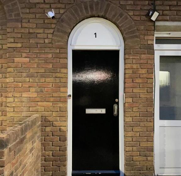 پانسیون Lovely Triple And Quadruple Bedrooms In Euston