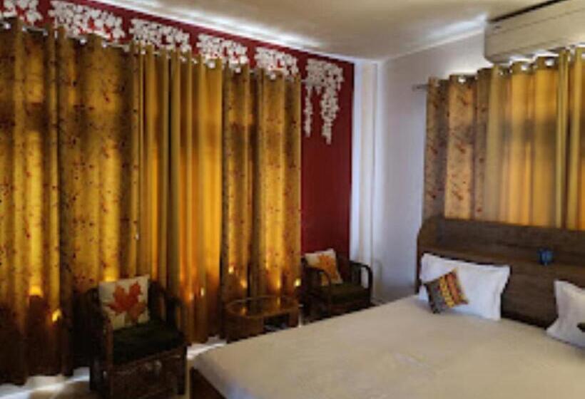 פנסיון Mulberry Guesthouse Guwahati