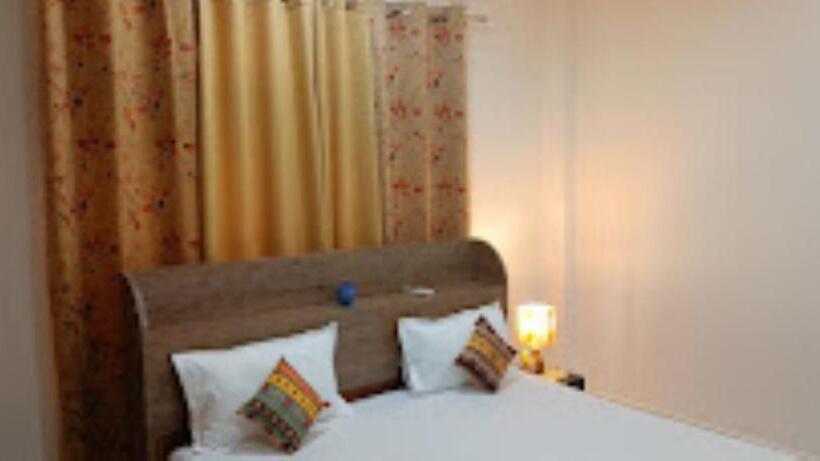 פנסיון Mulberry Guesthouse Guwahati