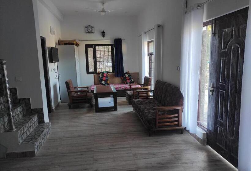 بنسيون Nirvana Home Stay