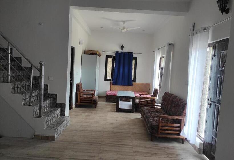 بنسيون Nirvana Home Stay