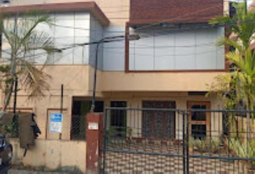 פנסיון Rowdralaya Residency Guwahati