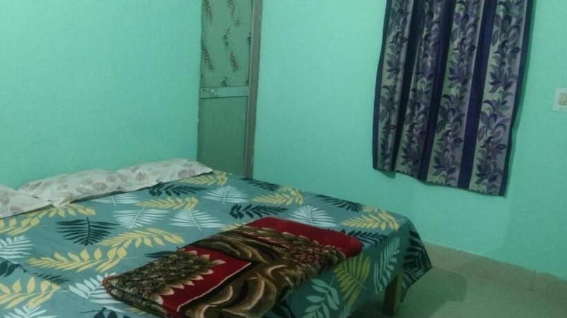 ペンション Subhangini Palace