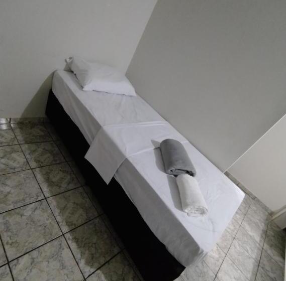 פנסיון Pousada Roosevelt Suíte 01   Pousada Central Prox Rodoviária E Dist Industrial