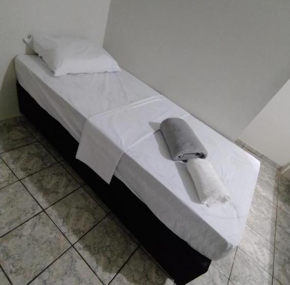 פנסיון Pousada Roosevelt Suíte 01   Pousada Central Prox Rodoviária E Dist Industrial