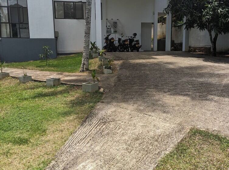 펜션 Room In Villa The Villa Close To Surf Beach And Galle Fort