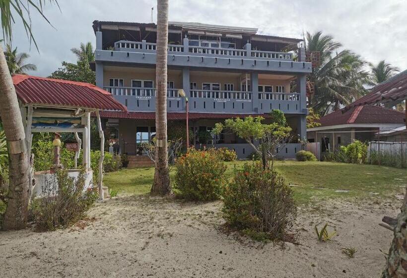 بنسيون Tropicasa Siquijor Seafront Guest House