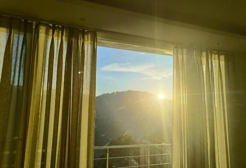 膳宿费 Twin Oaks Kasauli