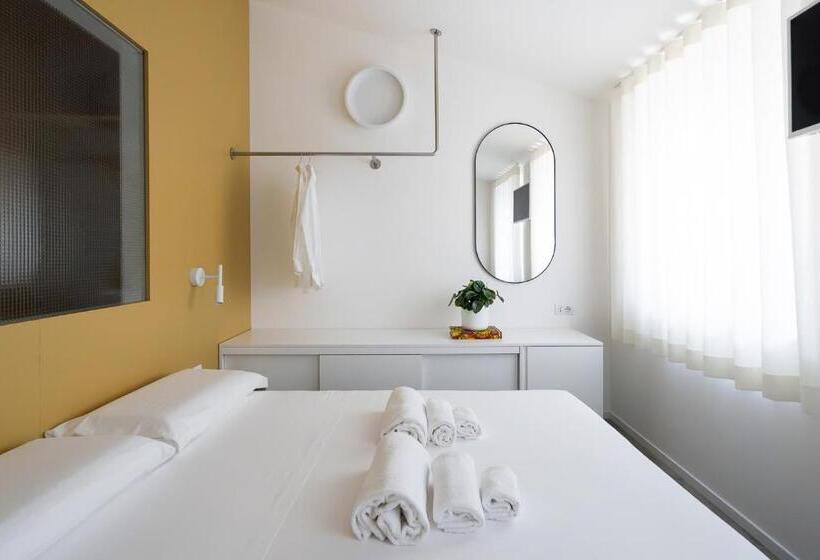 پانسیون Vivo Rooms