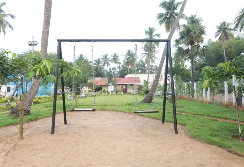 Курорт Athulya Villa  Leisure And Luxury Villas From Embeholidays