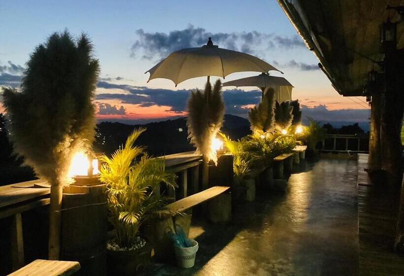 リゾートホテル Sakadburi Homestay