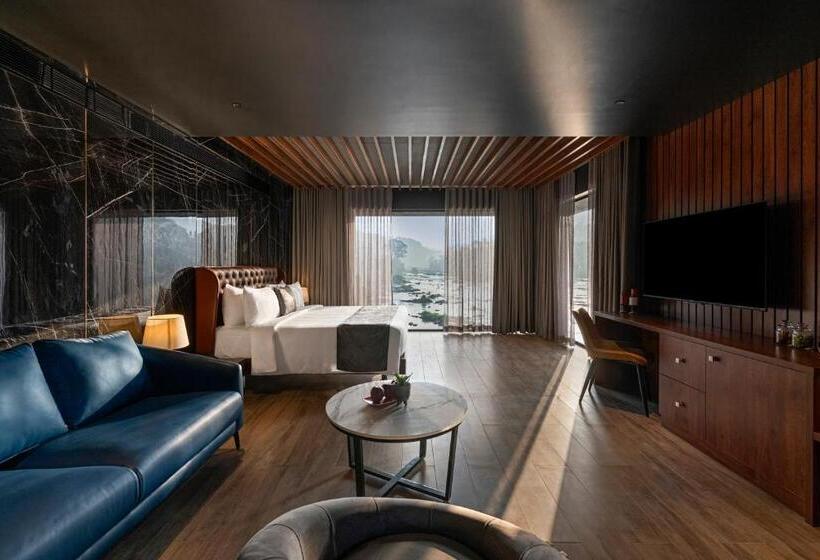 リゾートホテル Sterling Athirappilly