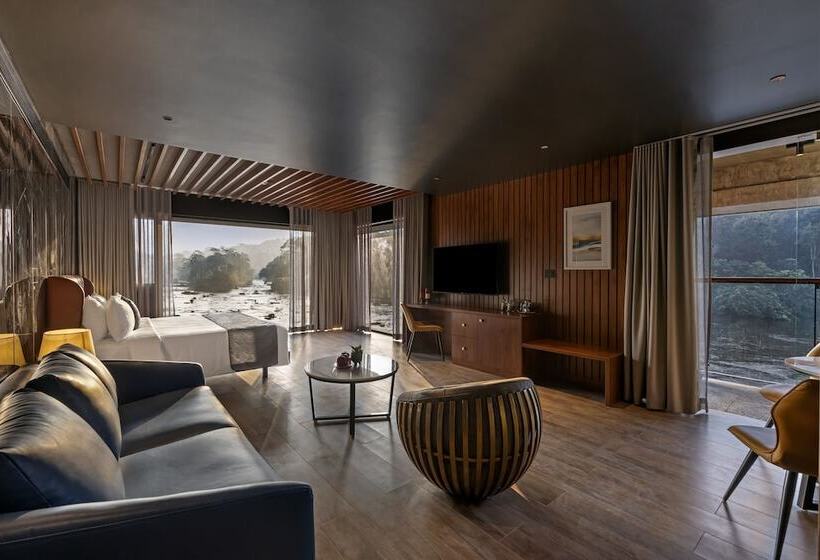 リゾートホテル Sterling Athirappilly