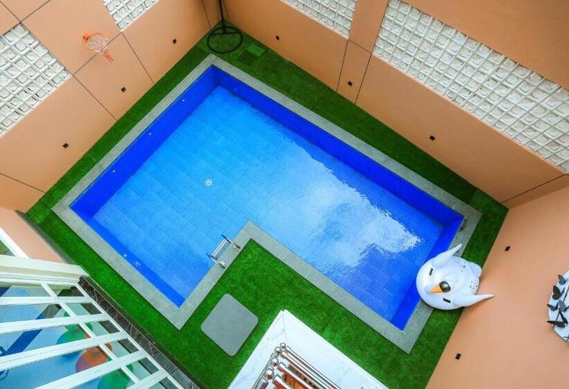 The Horizontal Hotel Pacitan