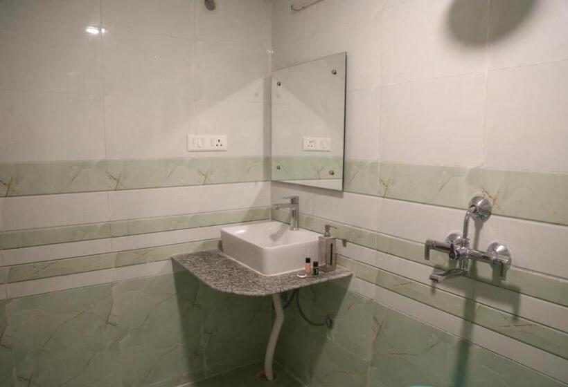 The Shyam Palace Hotel And Resort