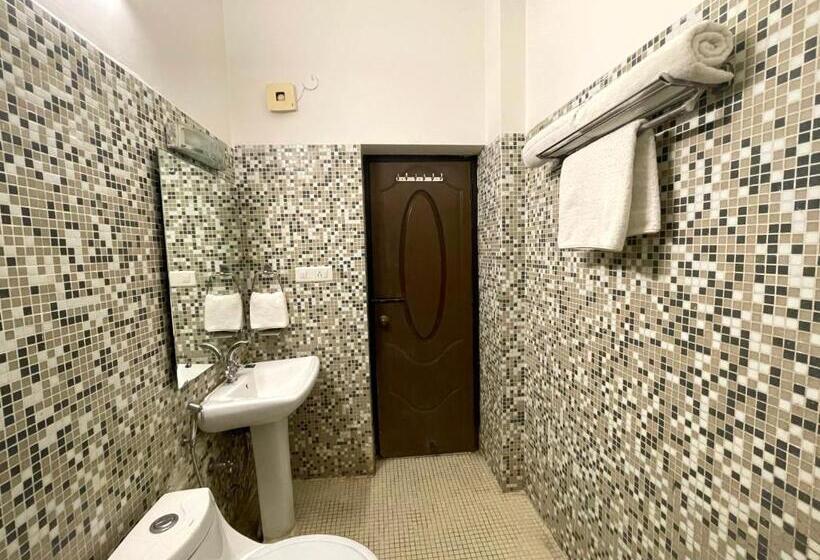 הוסטל The Wraveler Tapovan Rooms And Dorms