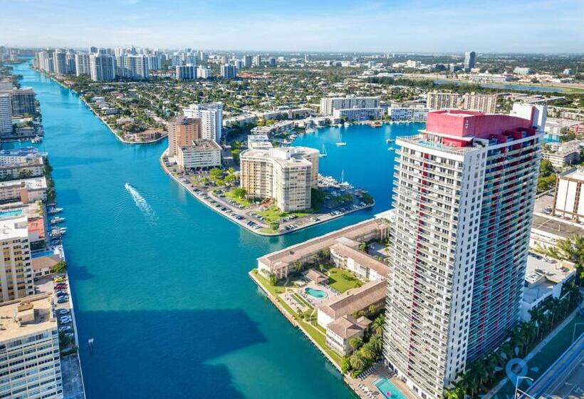 فندق صغير Beachside Retreat, Resort Amenities, Beach Access