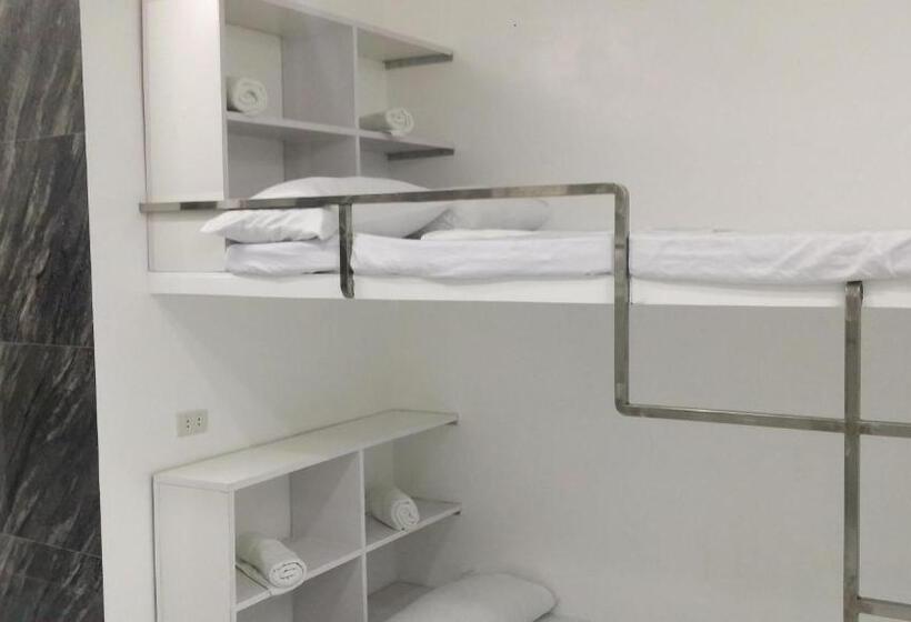 Ervoruto Hostel 23 Makati