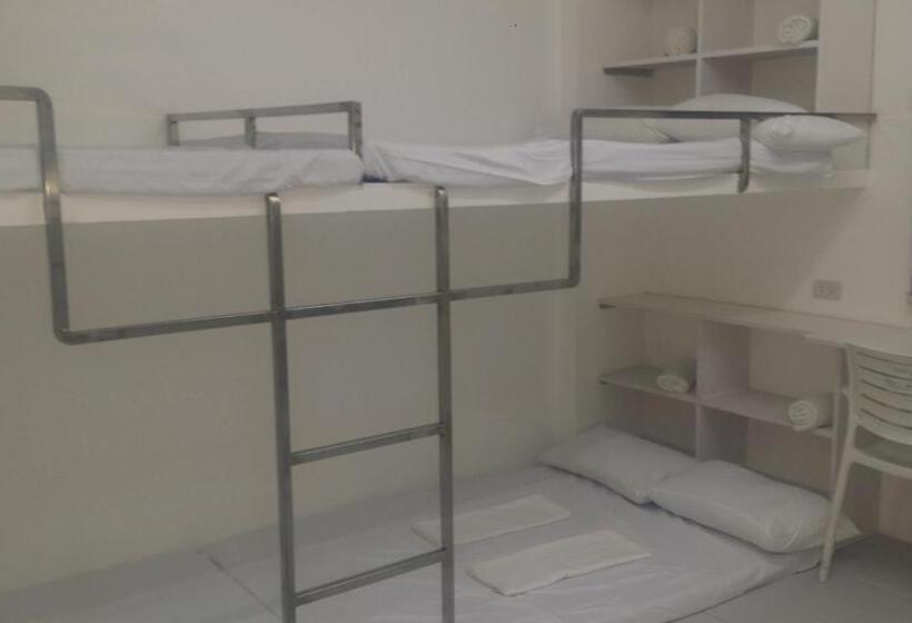 Ervoruto Hostel 23 Makati