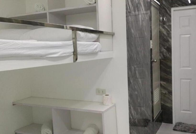 Ervoruto Hostel 23 Makati