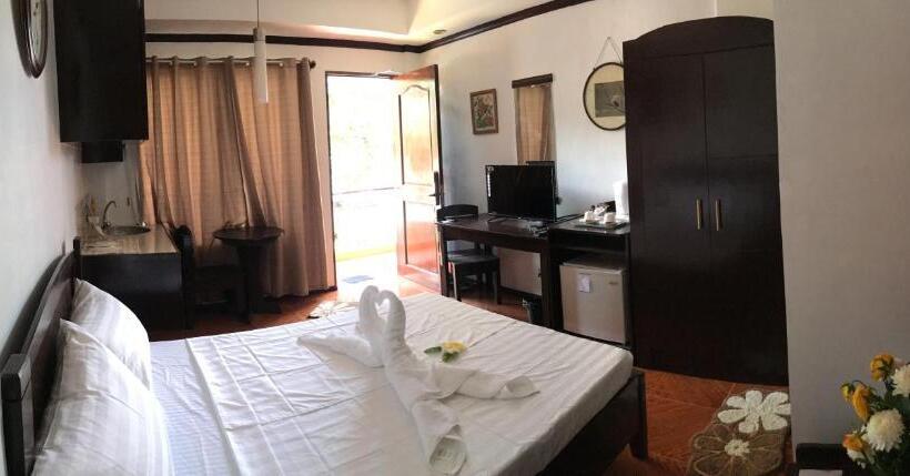 فندق صغير Ranile S Pension House