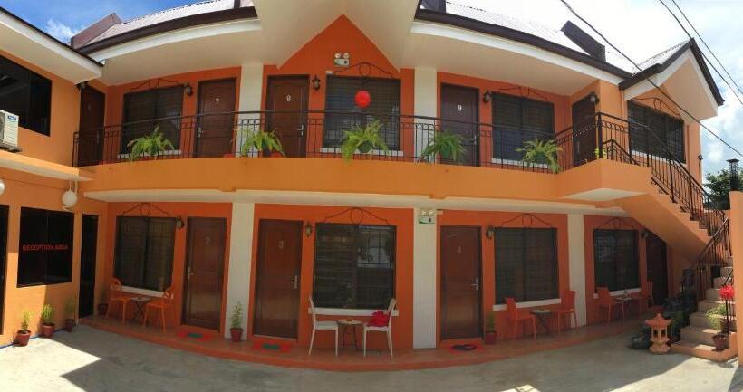 فندق صغير Ranile S Pension House