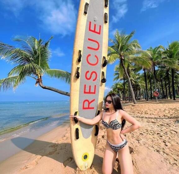 B5 12a03 Phu Quoc Waterfront Hotel Beach Swimming Pool