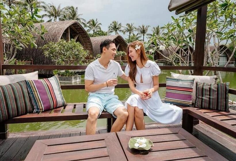 B5 12a03 Phu Quoc Waterfront Hotel Beach Swimming Pool